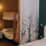 Chambre Ancolie, lit double et lit superposé - Relais d'Avajan