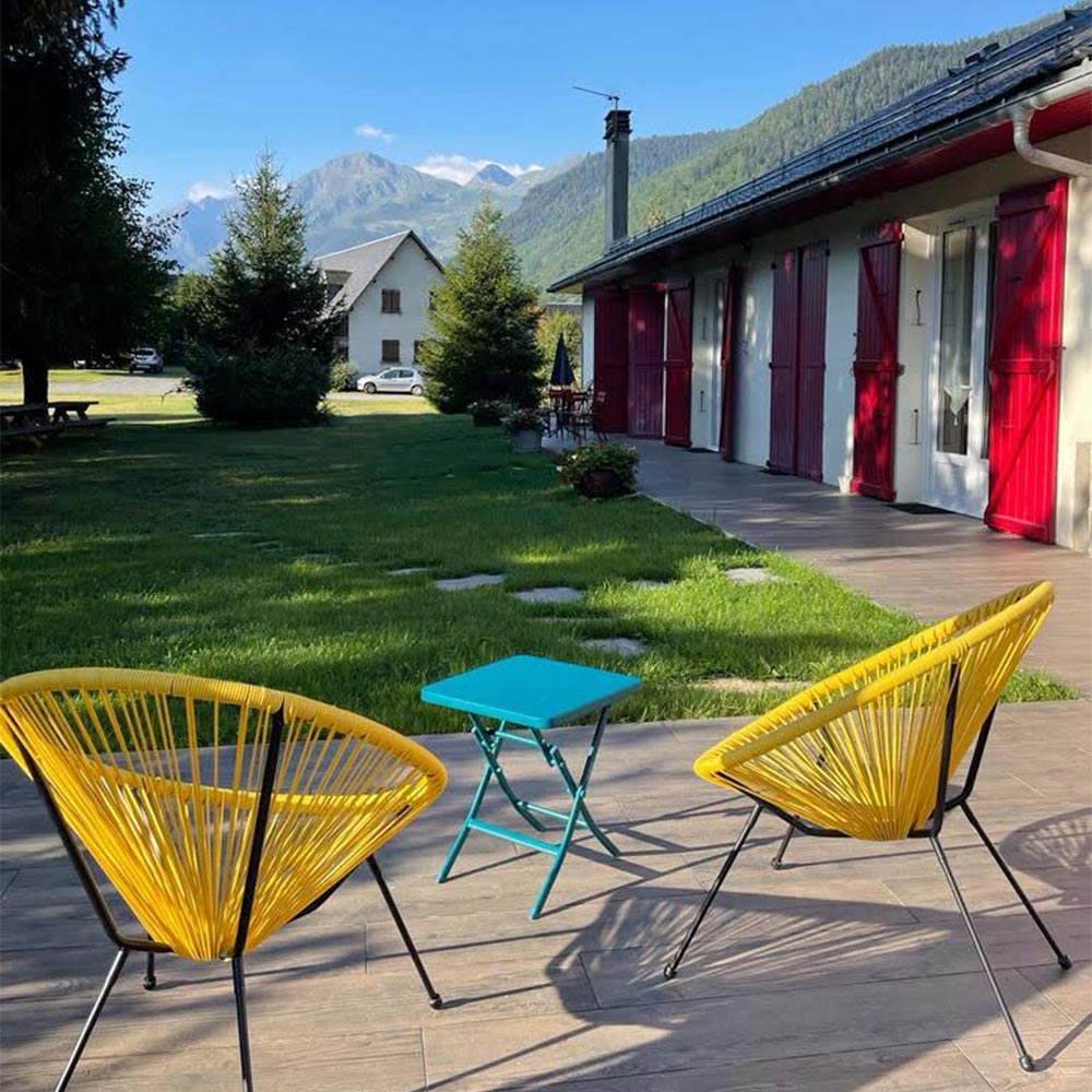Terrasse et jardin- Relais d'Avajan